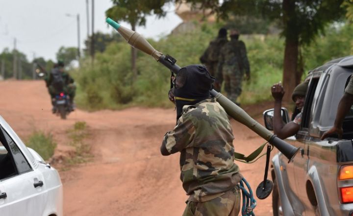 Côte d’Ivoire: brève attaque d’un commissariat dans le quartier d’Abobo à Abidjan