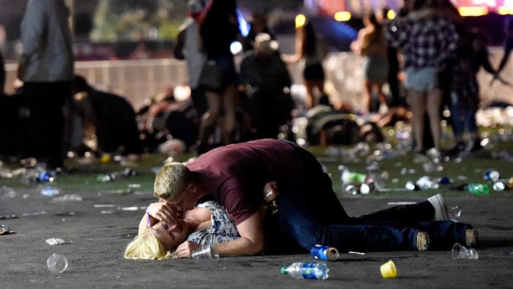 Fusillade à Las Vegas: au moins 50 morts, le tireur identifié