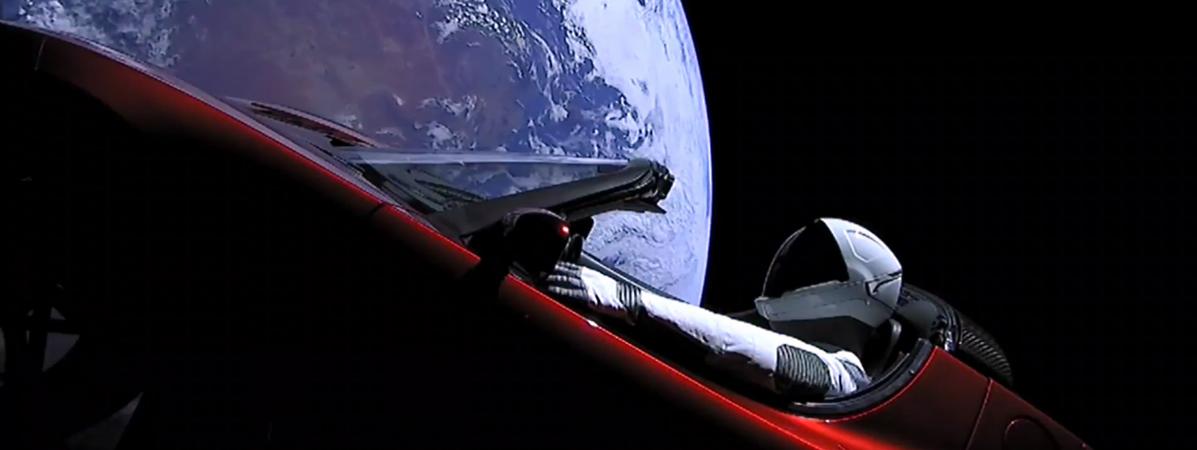 VIDEO. SpaceX réussit à mettre une voiture en orbite autour de la Terre grâce à sa fusée Falcon Heavy