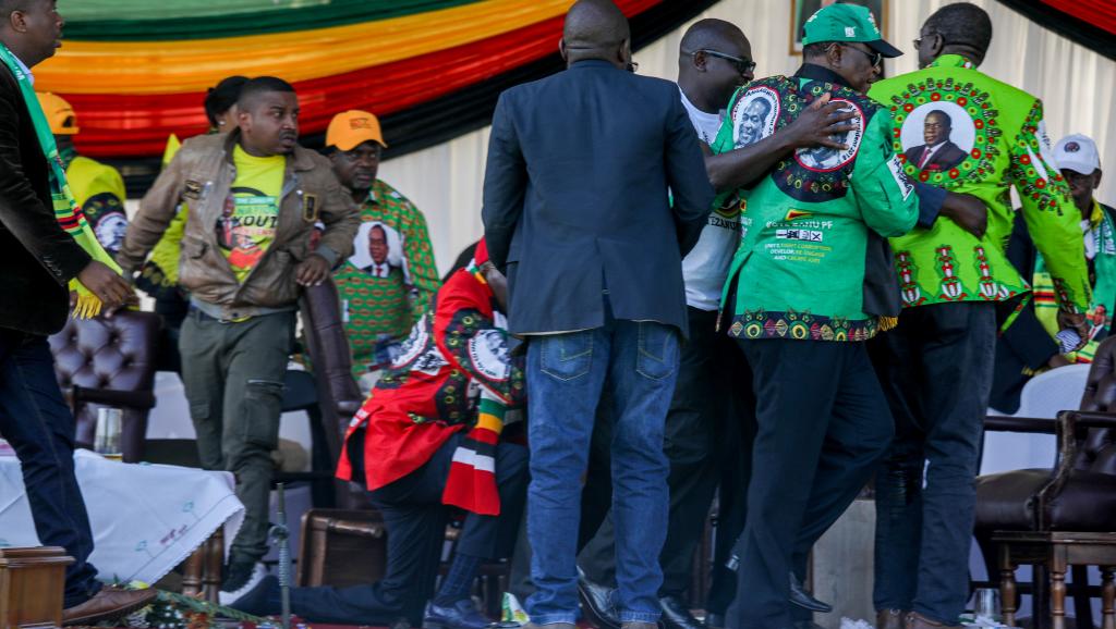 Zimbabwe: pouvoir et opposition condamnent l’explosion du meeting de Mnangagwa