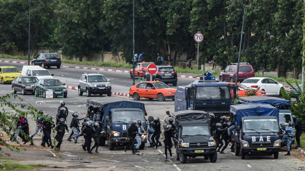 Affrontements entre policiers et étudiants à Abidjan