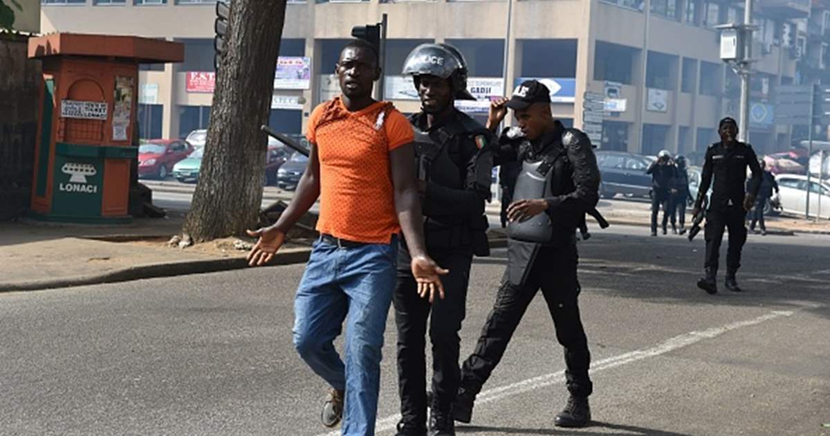 En Côte-d’Ivoire un couvre-feu improductif qui favorise la violence des forces de l’ordre