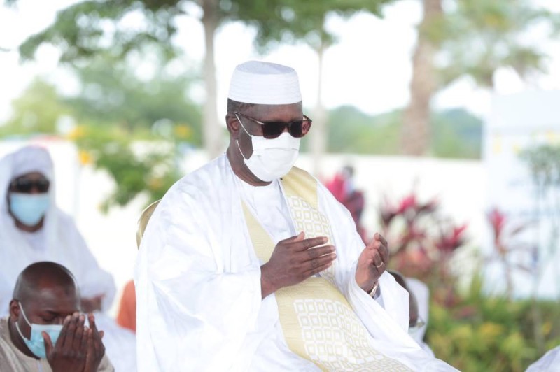 Ouattara prie à la grande mosquée d’Abobo pour la paix en Côte d’Ivoire