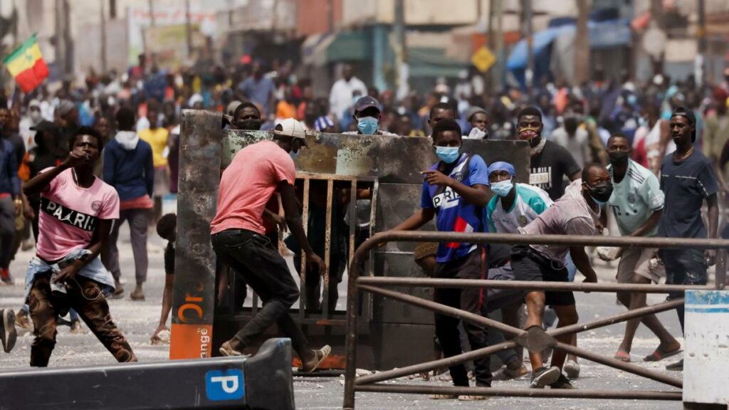 Sénégal: quatre morts dans des manifestations, le mauvais signal de Macky Sall à l’Afrique