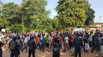 Marche-meeting contre le néocolonialisme : Les manifestants dispersés à coups de gaz lacrymogène à Bobo-Dioulasso