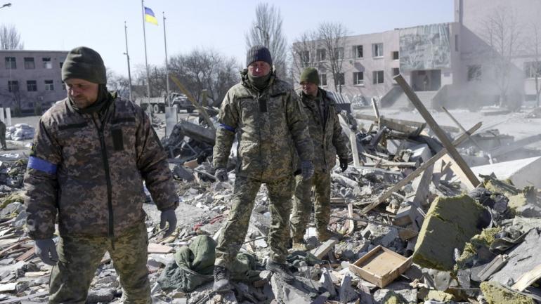 Guerre en Ukraine : attaque nucléaire, réduction de l’activité militaire… Les dernières annonces de Moscou EN DIRECT