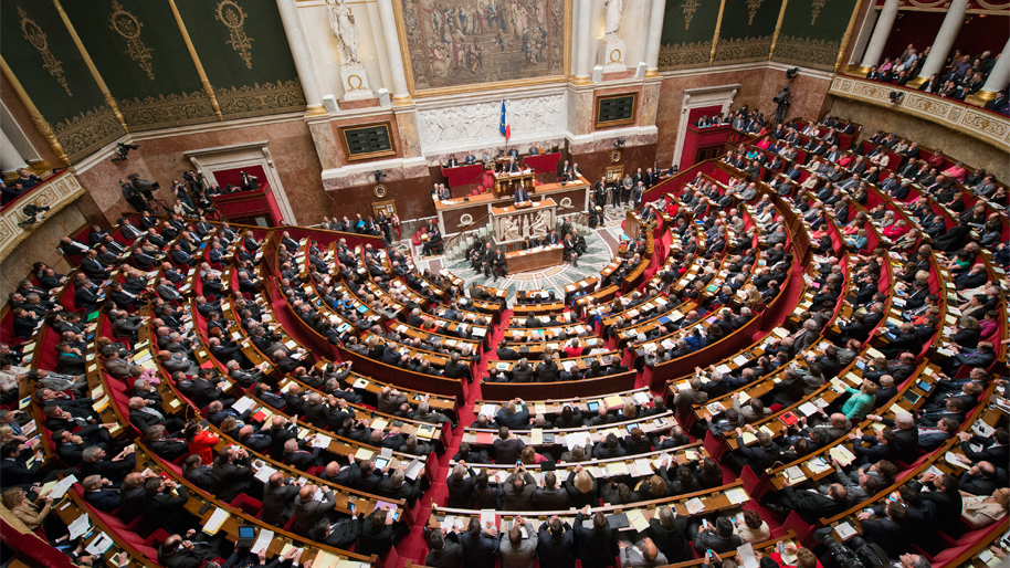 France : Une séance de l’Assemblée nationale suspendue après une interpellation raciste