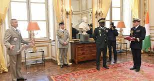 Coopération militaire : Le chef d’état Major ivoirien Gal Lassina Doumbia décoré par l’Etat-Major français