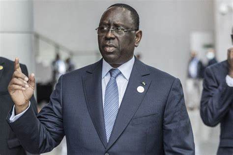 Sénégal: le président Macky Sall annonce le report sine die de la présidentielle du 25 février